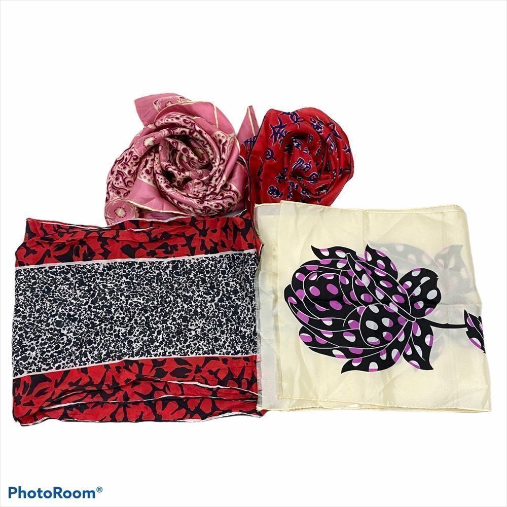 Lot of four Vintage Scarves in‎ Fantastic Condition